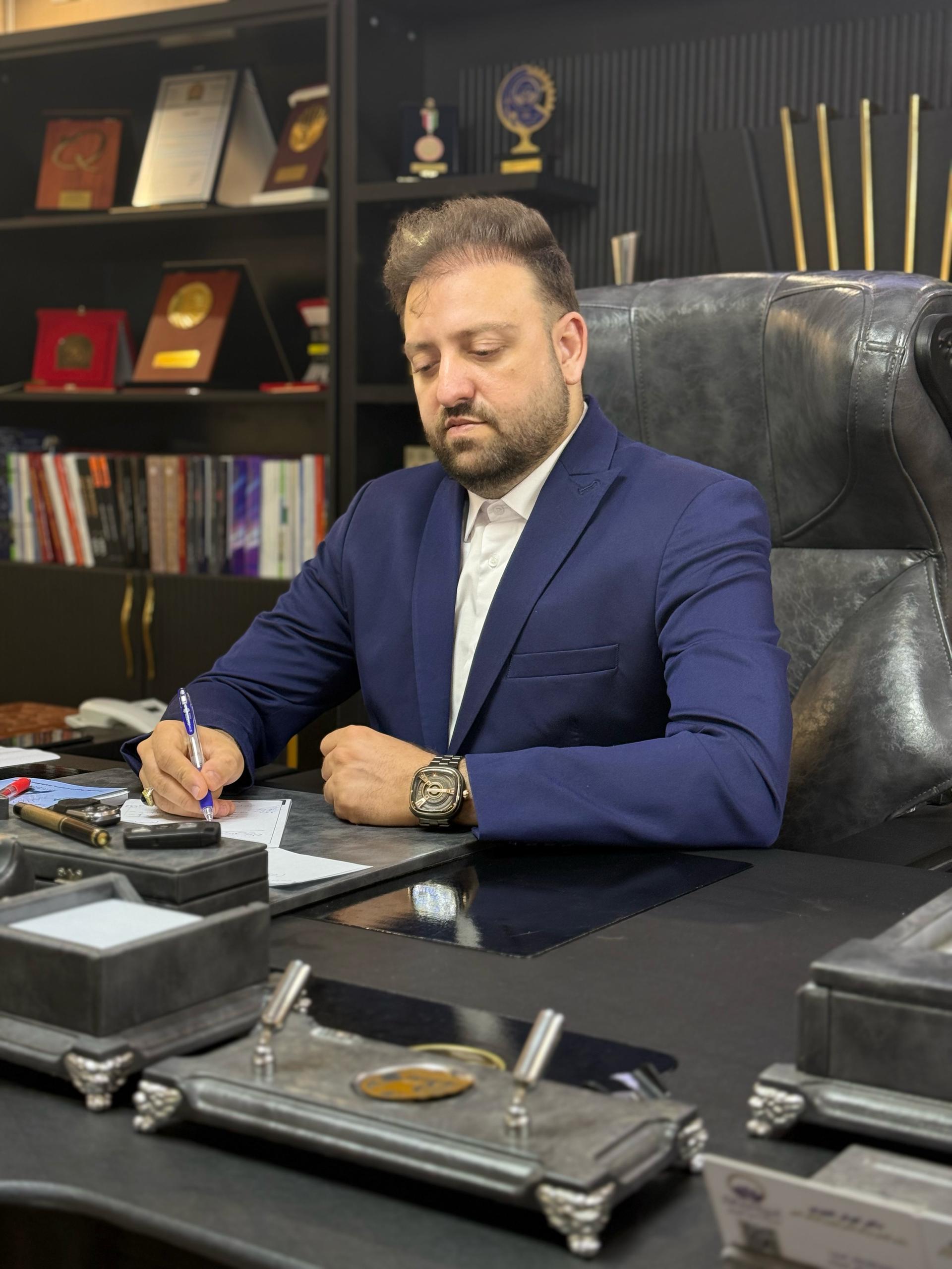 مدیریت کاریزماتیک ابوذر شهپری